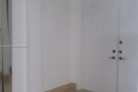 Villa ou maison à louer à Doral, Floride: 4 chambres, 283.63 m2 № 1976845 - photo 2