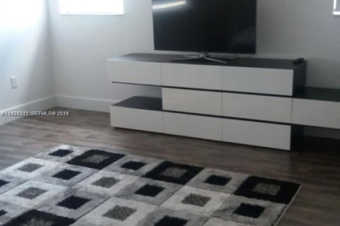 Villa ou maison à louer à Doral, Floride: 4 chambres, 283.63 m2 № 1976845 - photo 24