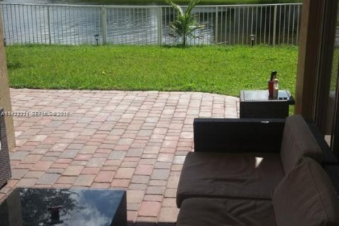 Villa ou maison à louer à Doral, Floride: 4 chambres, 283.63 m2 № 1976845 - photo 27