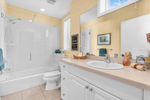 Townhouse in Sarasota, Florida 3 bedrooms, 177.63 sq.m. № 2099465 - photo 14