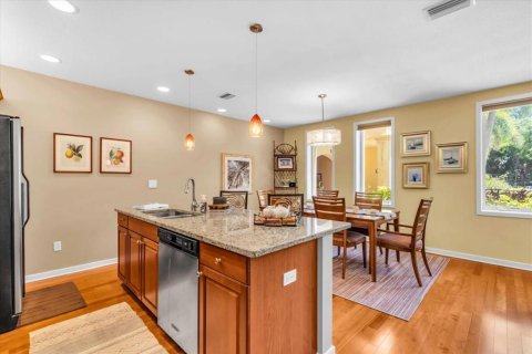 Townhouse in Sarasota, Florida 3 bedrooms, 177.63 sq.m. № 2099465 - photo 12