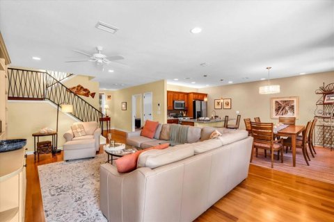 Townhouse in Sarasota, Florida 3 bedrooms, 177.63 sq.m. № 2099465 - photo 3