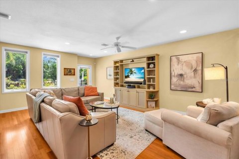 Townhouse in Sarasota, Florida 3 bedrooms, 177.63 sq.m. № 2099465 - photo 6