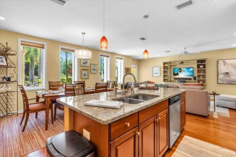 Townhouse in Sarasota, Florida 3 bedrooms, 177.63 sq.m. № 2099465 - photo 11