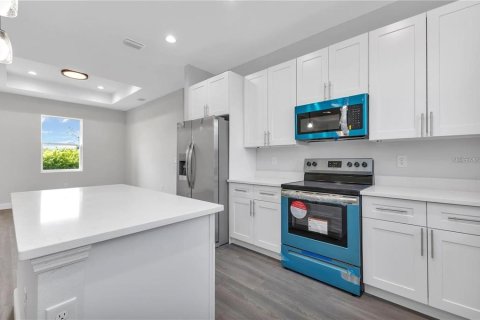 Casa en alquiler en Port Charlotte, Florida, 4 dormitorios, 155.52 m2 № 1908337 - foto 4