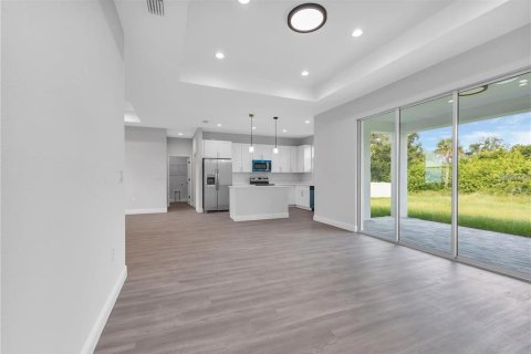 Casa en alquiler en Port Charlotte, Florida, 4 dormitorios, 155.52 m2 № 1908337 - foto 10