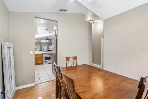 House in Winter Springs, Florida 3 bedrooms, 178.28 sq.m. № 2216310 - photo 12