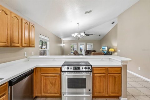 House in Winter Springs, Florida 3 bedrooms, 178.28 sq.m. № 2216310 - photo 14