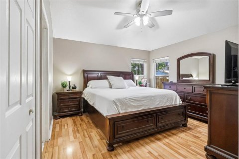 House in Winter Springs, Florida 3 bedrooms, 178.28 sq.m. № 2216310 - photo 4