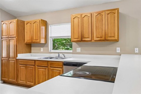 House in Winter Springs, Florida 3 bedrooms, 178.28 sq.m. № 2216310 - photo 16