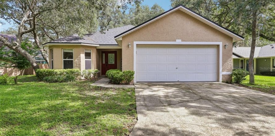 House in Winter Springs, Florida 3 bedrooms, 178.28 sq.m. № 2216310