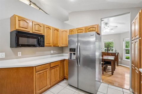 House in Winter Springs, Florida 3 bedrooms, 178.28 sq.m. № 2216310 - photo 15