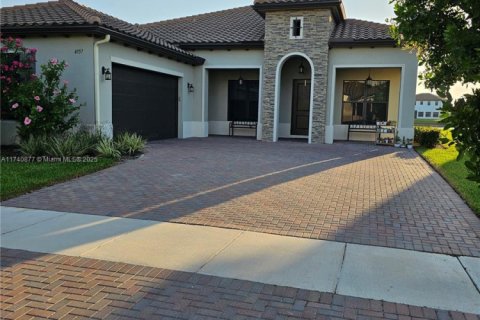 Casa en venta en Ave Maria, Florida, 4 dormitorios, 269.04 m2 № 1710531 - foto 1