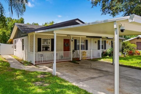 House in Winter Haven, Florida 3 bedrooms, 122.91 sq.m. № 2230576