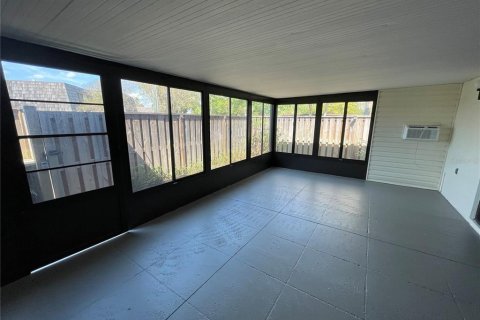 Townhouse in Leesburg, Florida 2 bedrooms, 119.66 sq.m. № 1579276 - photo 23