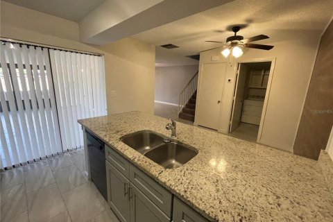 Townhouse in Leesburg, Florida 2 bedrooms, 119.66 sq.m. № 1579276 - photo 5