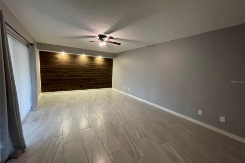 Townhouse in Leesburg, Florida 2 bedrooms, 119.66 sq.m. № 1579276 - photo 7