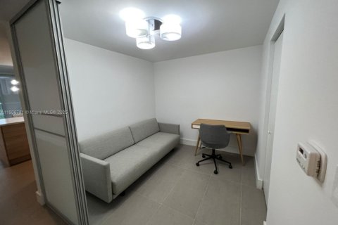 Copropriété à louer à North Miami Beach, Floride: 2 chambres, 104.24 m2 № 1964534 - photo 8