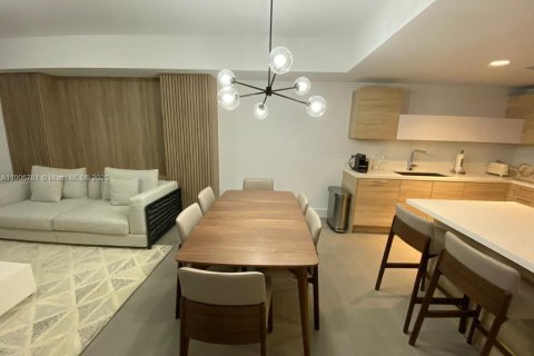 Copropriété à louer à North Miami Beach, Floride: 2 chambres, 104.24 m2 № 1964534 - photo 4