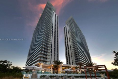 Copropriété à louer à North Miami Beach, Floride: 2 chambres, 104.24 m2 № 1964534 - photo 10