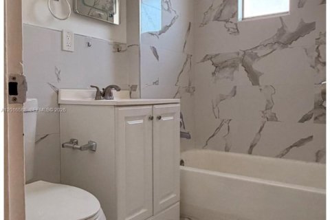 Снять в аренду кондоминиум в Саут-Майами, Флорида 2 спальни, 70.61м2, № 2077782 - фото 9