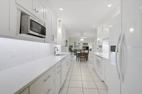 Villa ou maison à vendre à Sarasota, Floride: 3 chambres, 168.34 m2 № 2399148 - photo 18
