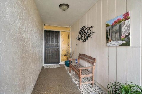 Villa ou maison à vendre à Sarasota, Floride: 3 chambres, 168.34 m2 № 2399148 - photo 5