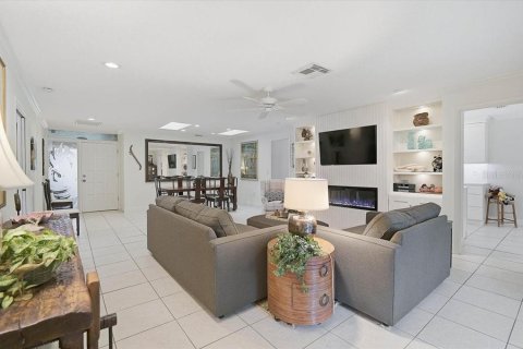 Villa ou maison à vendre à Sarasota, Floride: 3 chambres, 168.34 m2 № 2399148 - photo 10