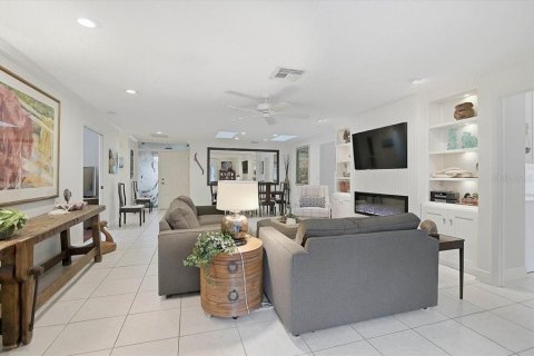 Villa ou maison à vendre à Sarasota, Floride: 3 chambres, 168.34 m2 № 2399148 - photo 12