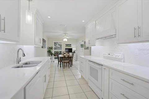 Villa ou maison à vendre à Sarasota, Floride: 3 chambres, 168.34 m2 № 2399148 - photo 19