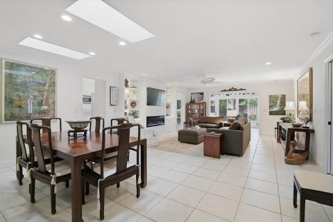Villa ou maison à vendre à Sarasota, Floride: 3 chambres, 168.34 m2 № 2399148 - photo 6