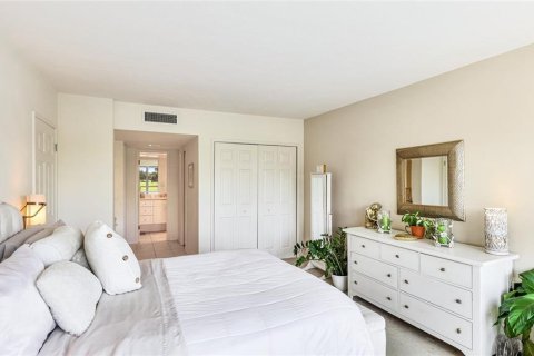 Condo in Sarasota, Florida, 1 bedroom  № 1794953 - photo 14