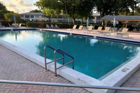 Condominio en venta en Coconut Creek, Florida, 1 dormitorio, 61.5 m2 № 2084981 - foto 20