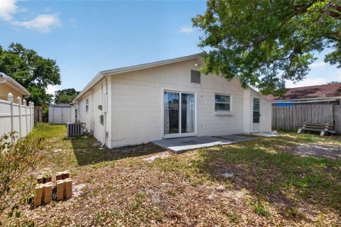 Villa ou maison à vendre à Tampa, Floride: 3 chambres, 111.48 m2 № 2108121 - photo 19