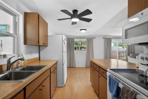 Villa ou maison à vendre à Tampa, Floride: 3 chambres, 111.48 m2 № 2108121 - photo 7