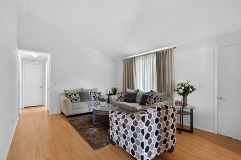 Villa ou maison à vendre à Tampa, Floride: 3 chambres, 111.48 m2 № 2108121 - photo 6