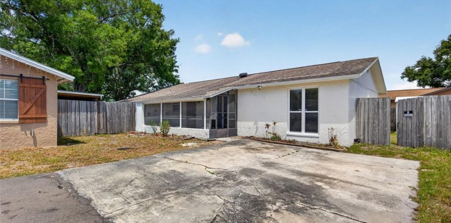 Villa ou maison à Tampa, Floride 3 chambres, 111.48 m2 № 2108121