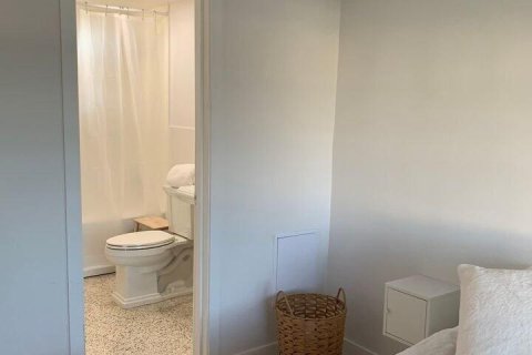 Снять в аренду кондоминиум в Майами, Флорида 3 комнаты, 49.24м2, № 2242184 - фото 7