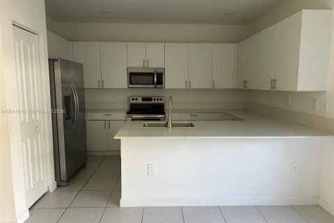 Adosado en alquiler en Homestead, Florida, 3 dormitorios, 149.76 m2 № 2074930 - foto 7