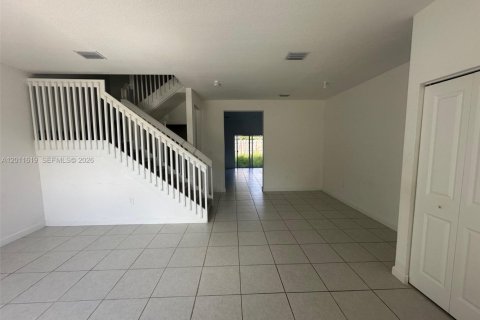 Adosado en alquiler en Homestead, Florida, 3 dormitorios, 149.76 m2 № 2074930 - foto 2