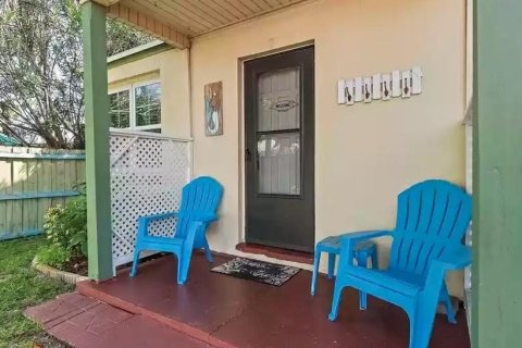 Dúplex en venta en Madeira Beach, Florida, 1 dormitorio, 36.42 m2 № 1881258 - foto 2