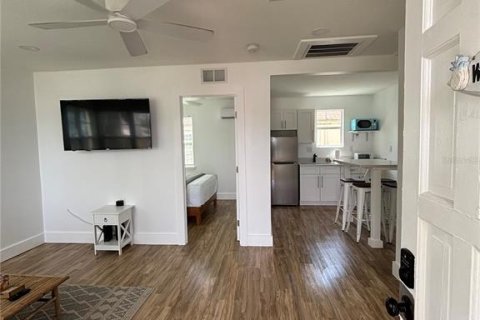 Dúplex en venta en Madeira Beach, Florida, 1 dormitorio, 36.42 m2 № 1881258 - foto 6