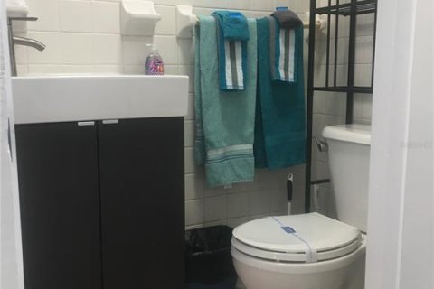 Dúplex en venta en Madeira Beach, Florida, 1 dormitorio, 36.42 m2 № 1881258 - foto 10