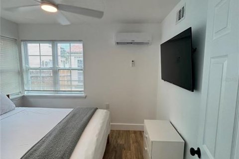 Dúplex en venta en Madeira Beach, Florida, 1 dormitorio, 36.42 m2 № 1881258 - foto 9