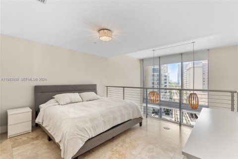 Condo in Miami, Florida, 1 bedroom  № 2020641 - photo 19