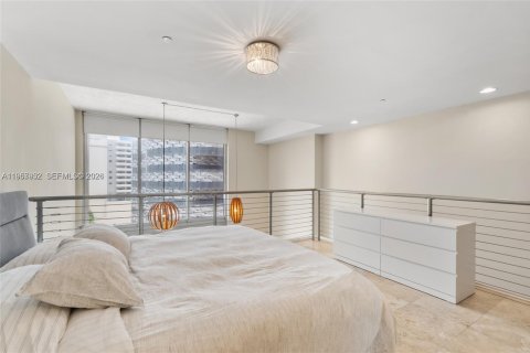 Condo in Miami, Florida, 1 bedroom  № 2020641 - photo 23