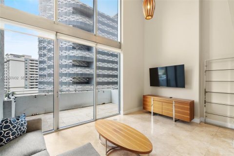 Condo in Miami, Florida, 1 bedroom  № 2020641 - photo 12