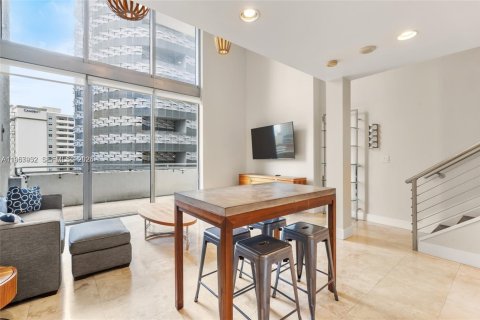 Condo in Miami, Florida, 1 bedroom  № 2020641 - photo 8