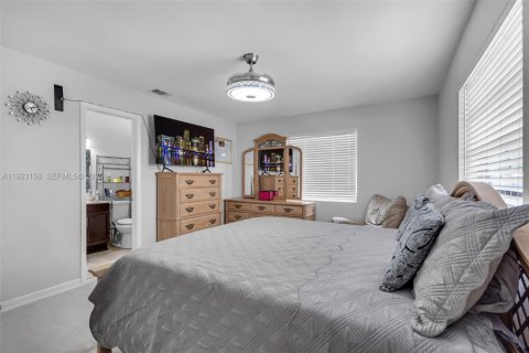 House in Miami, Florida 3 bedrooms, 123.37 sq.m. № 1976902 - photo 21