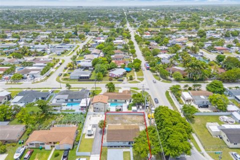 House in Miami, Florida 3 bedrooms, 123.37 sq.m. № 1976902 - photo 30